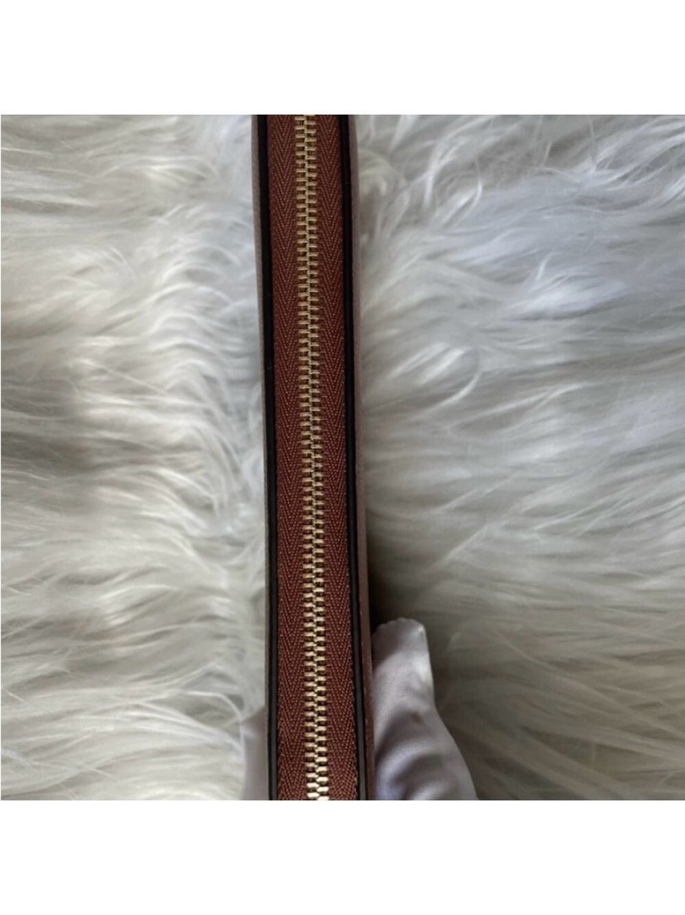 Burberry Elmore Leather Zip Around Wallet - Picture 9 of 11